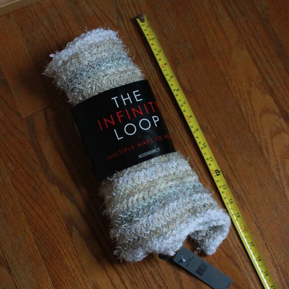 Accessory St. "The Infinity Loop" Crochet Scarf - Picture 6 of 6